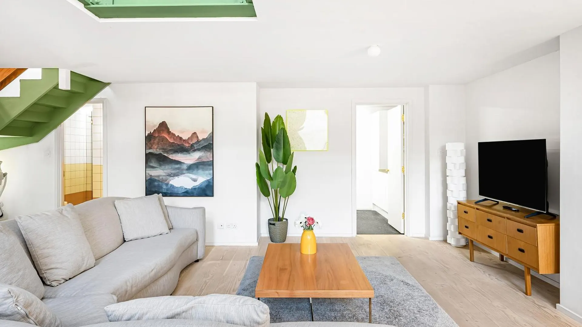 Schoolbell Mews Full 3 Bedroom 2 Bathroom Architect Designed Mews House Fabulous Bow, Victoria Park Location London Holiday home