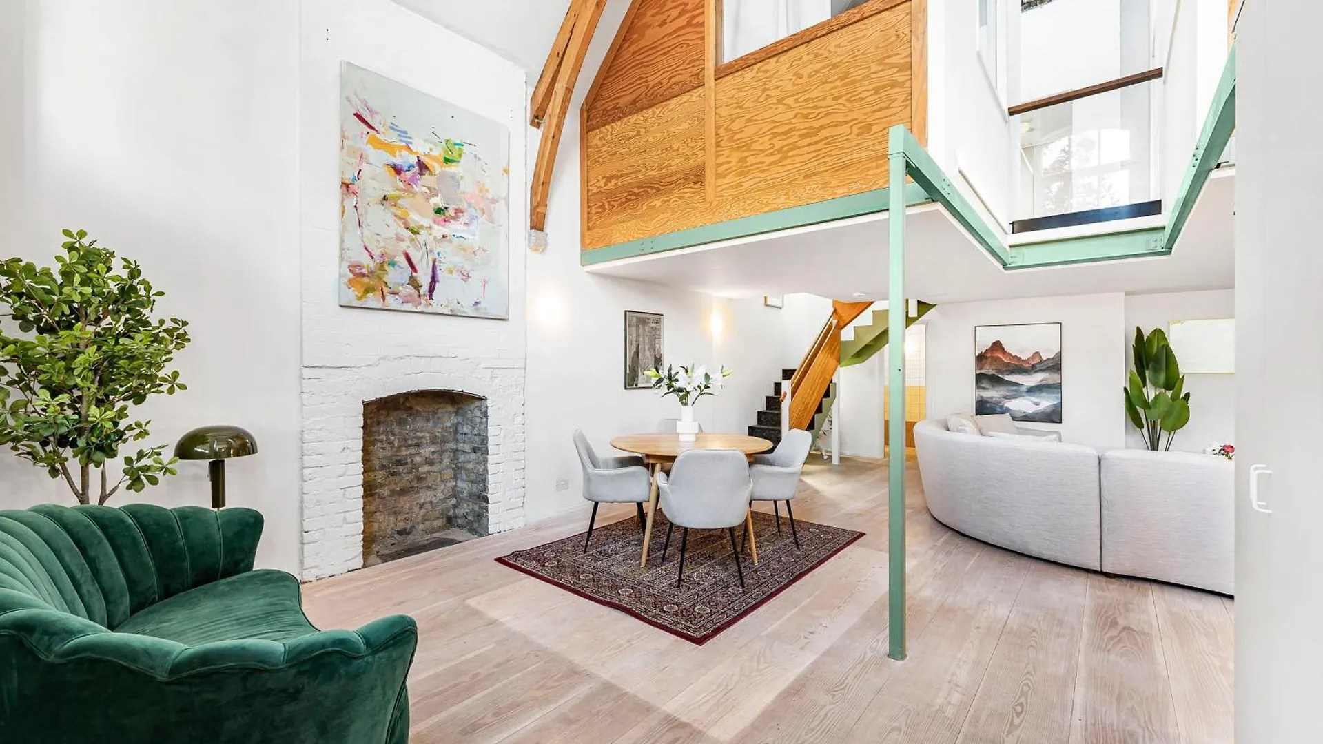 Schoolbell Mews Full 3 Bedroom 2 Bathroom Architect Designed Mews House Fabulous Bow, Victoria Park Location London 0*,  United Kingdom