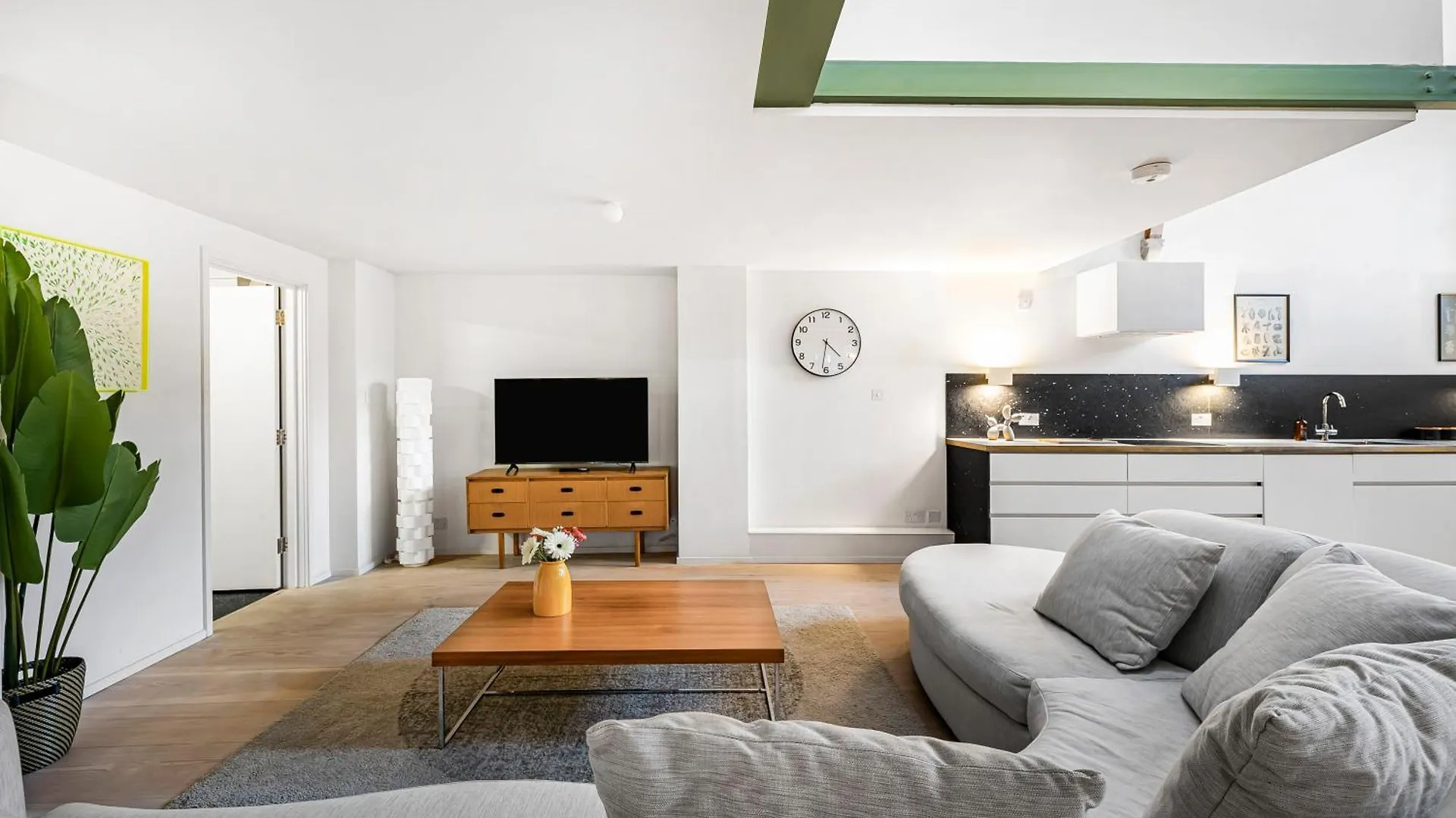 Schoolbell Mews Full 3 Bedroom 2 Bathroom Architect Designed Mews House Fabulous Bow, Victoria Park Location London Holiday home
